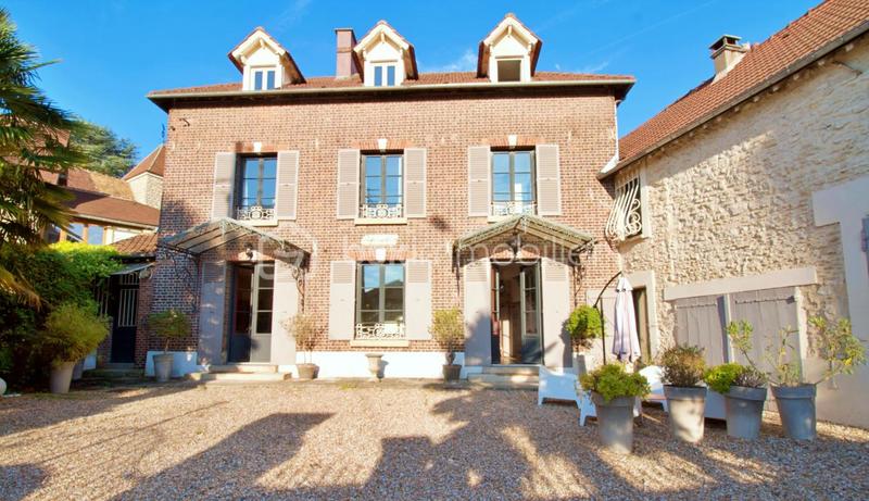 Maison de maîtres - 215 m² - 8 pièces