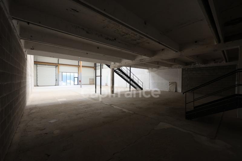 Local d'activité / Entrepôt - 581 m² - 1 pièce