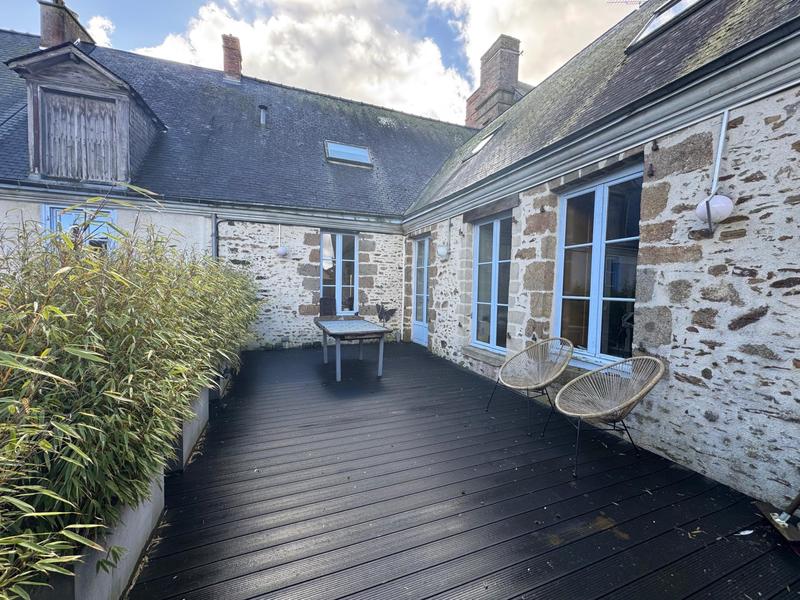 Maison - 215 m² - 9 pièces