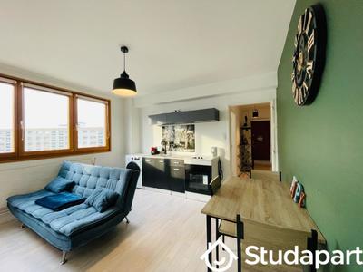 Chambre - 13 m² - 1 pièce