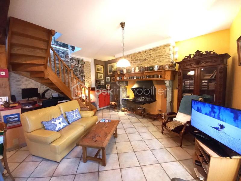 Maison ancienne - 147 m² - 11 pièces