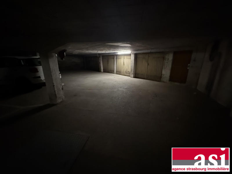 Parking / Garage - 12 m²