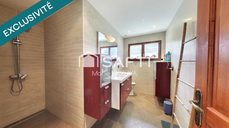 Maison - 193 m² - 9 pièces