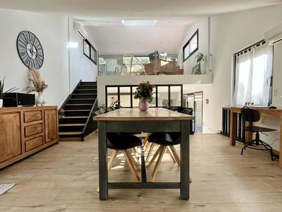 Maison - 165 m² - 5 pièces