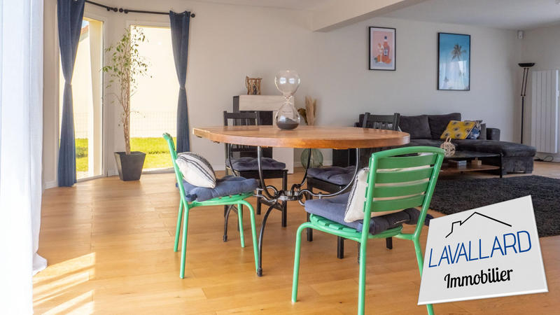 Maison - 175 m² - 9 pièces