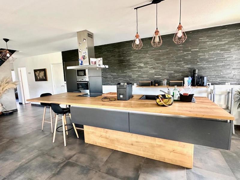 Maison - 130 m² - 6 pièces