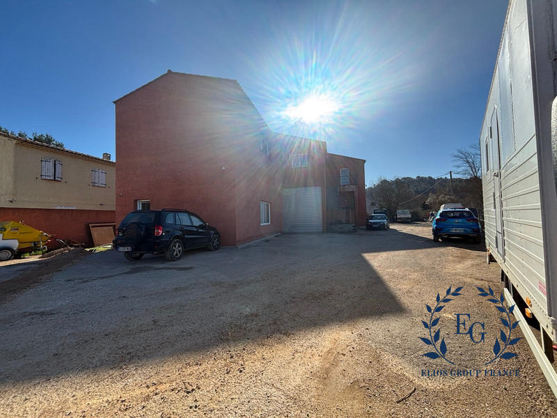 Local commercial - 720 m²