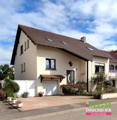 Maison - 240 m² - 7 pièces