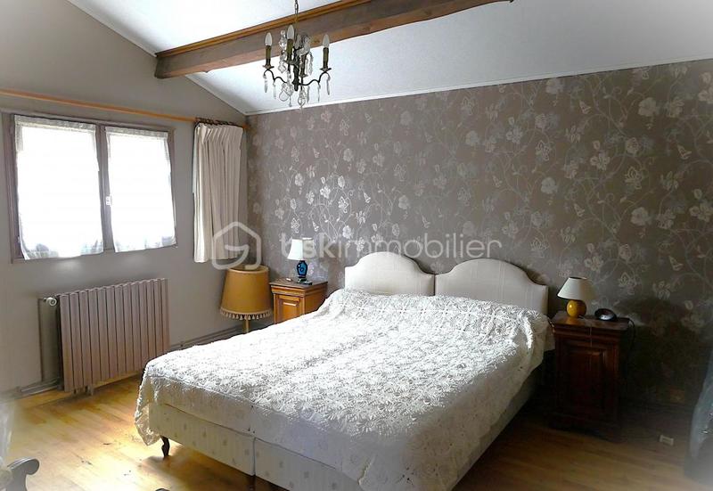 Maison traditionnelle - 169 m² - 6 pièces