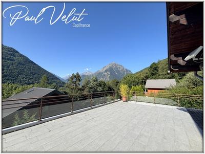 Maison - 235 m² - 9 pièces