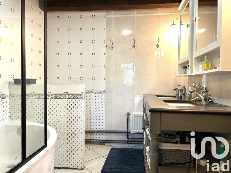 Maison - 200 m² - 8 pièces