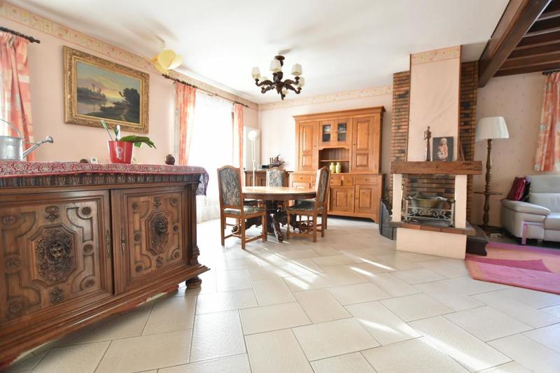 Maison - 185 m² - 8 pièces