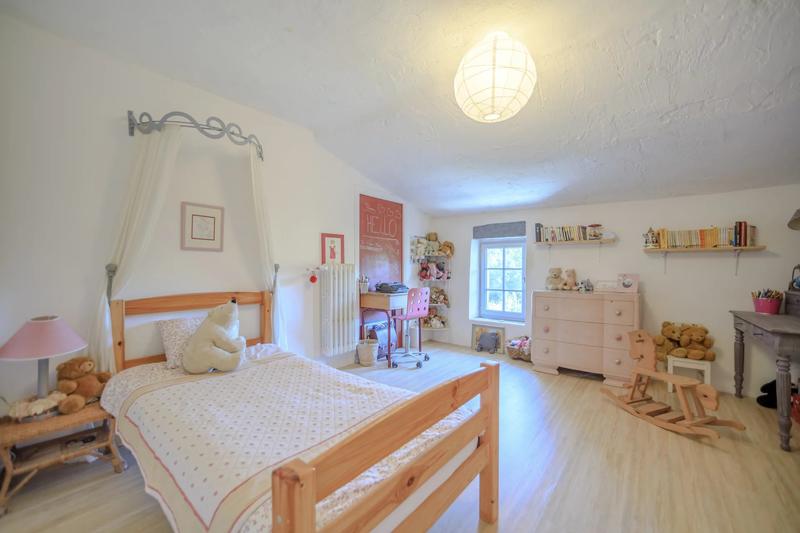 Maison - 257 m² - 12 pièces