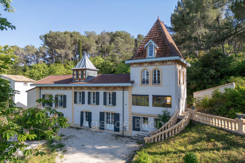 Maison - 270 m²