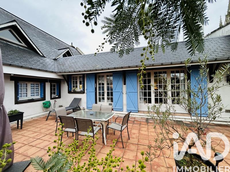 Maison de ville - 235 m² - 7 pièces