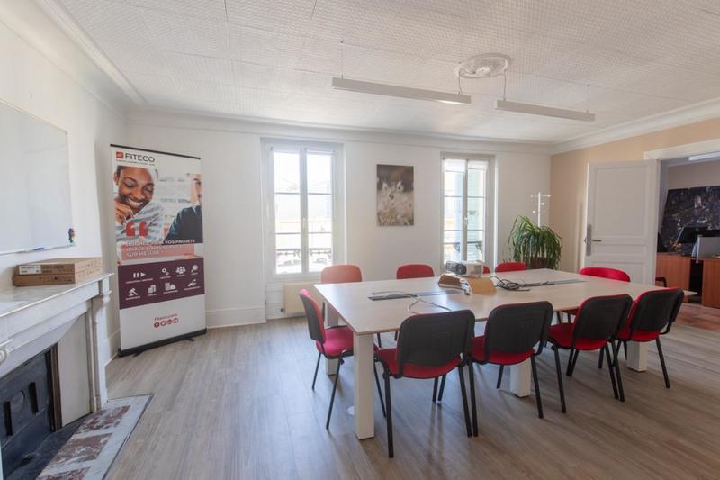 Appartement - 240 m² - 11 pièces
