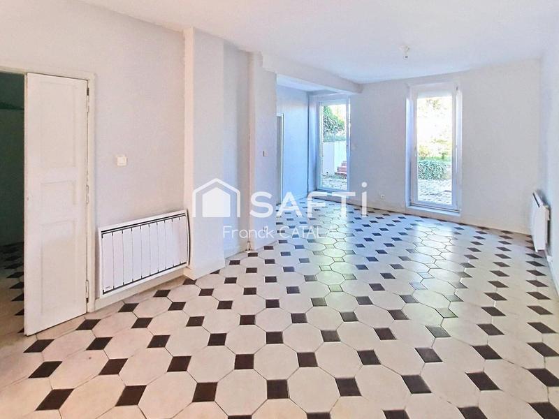 Maison - 225 m² - 9 pièces