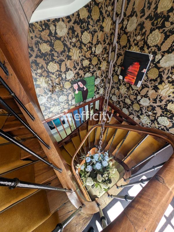 Maison - 186 m² - 5 pièces