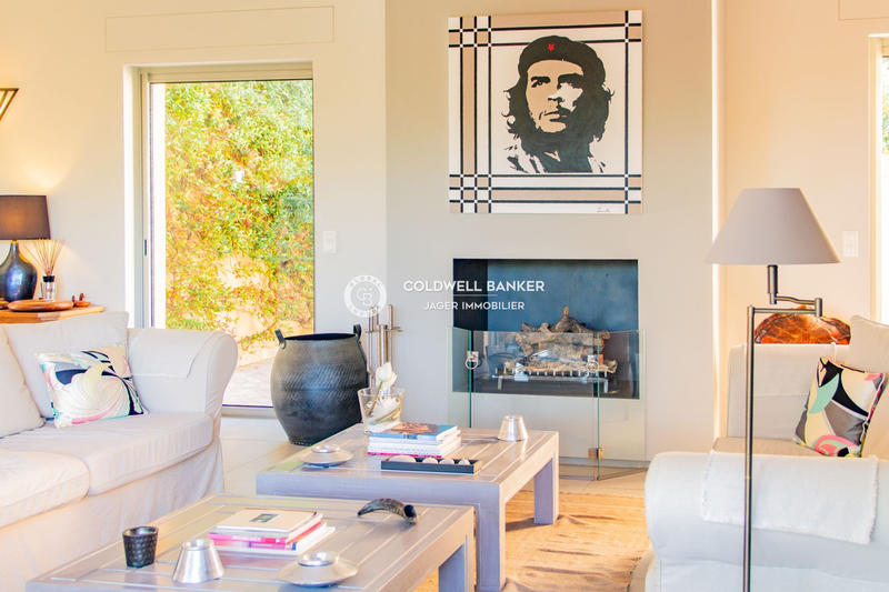 Maison - 320 m² - 6 pièces