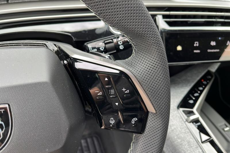 Peugeot 5008 Hybrid 145 E-Dcs6 Gt 360