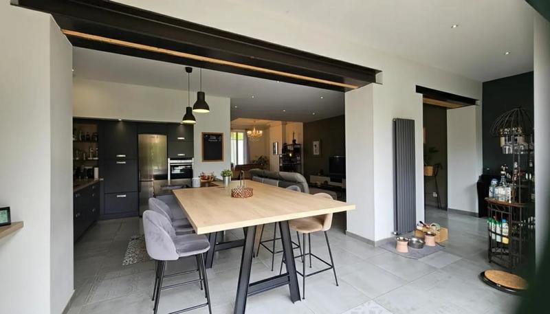 Maison - 224 m² - 6 pièces