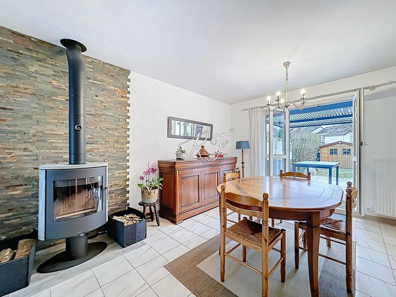 Maison - 95 m² - 5 pièces