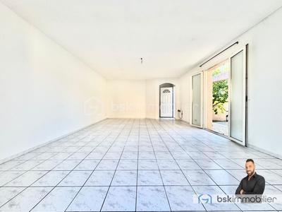 Maison - 94 m² - 4 pièces