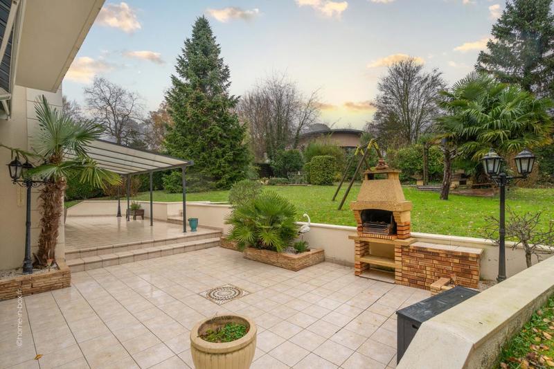 Maison - 181 m² - 7 pièces