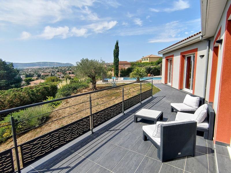 Maison - 140 m² - 5 pièces