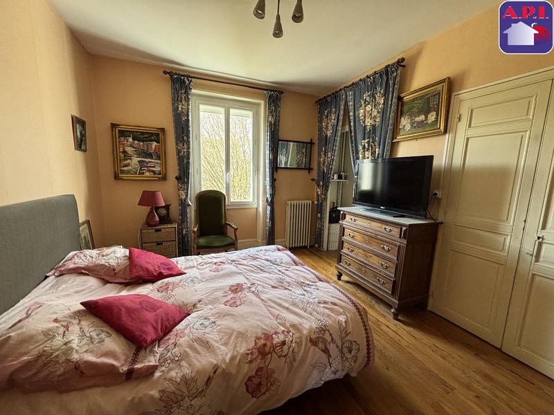 Maison - 229 m² - 9 pièces