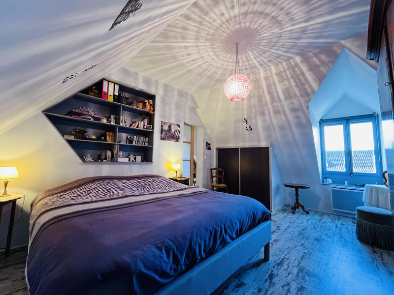 Maison - 235 m² - 8 pièces