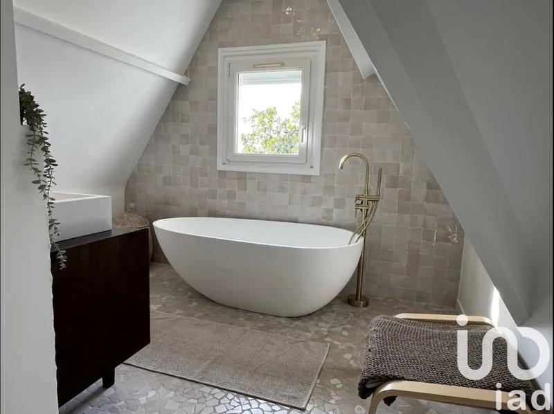 Maison - 142 m² - 6 pièces