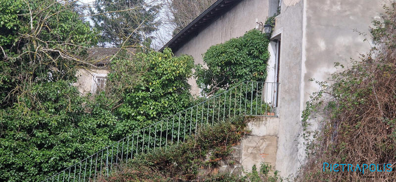 Maison - 242 m² - 8 pièces