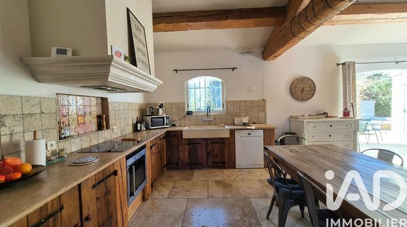 Maison - 230 m² - 8 pièces