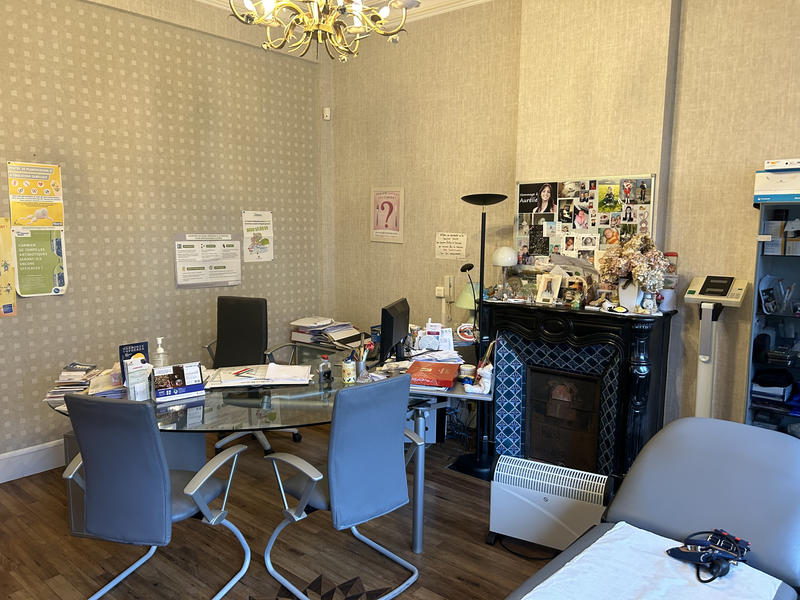 Maison - 235 m² - 10 pièces