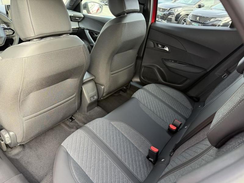 Peugeot 2008 II Hybrid 145 e-Dcs6 Allure