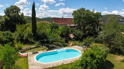 Maison - 430 m² - 16 pièces