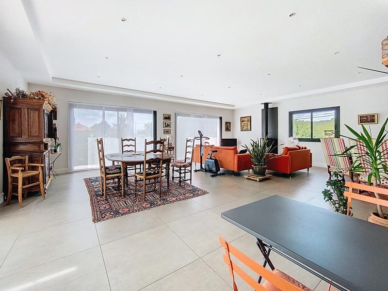Maison contemporaine - 204 m² - 5 pièces