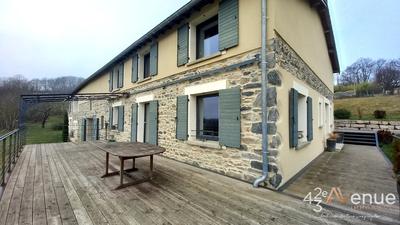 Maison - 375 m² - 10 pièces