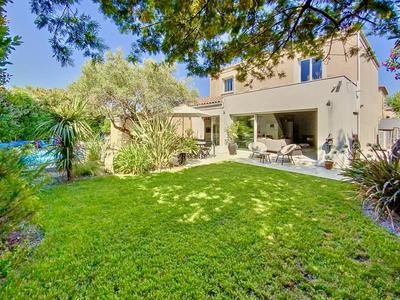 Villa - 180 m² - 5 pièces