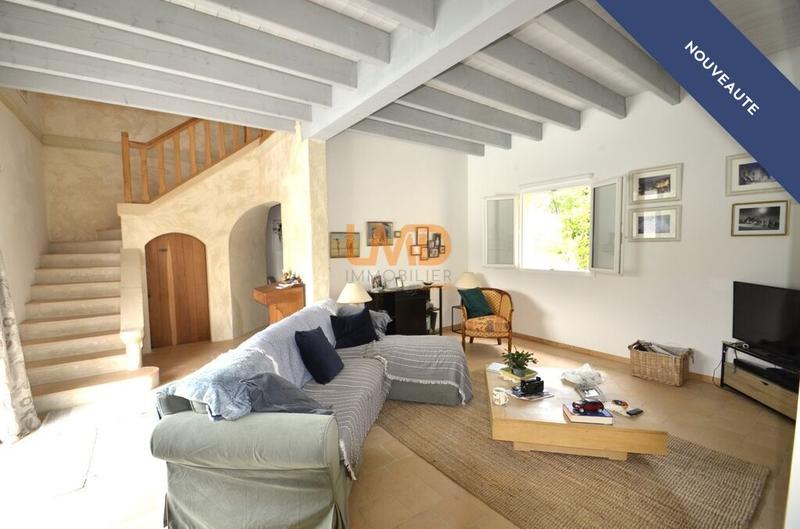 Propriété - 215 m² - 11 pièces