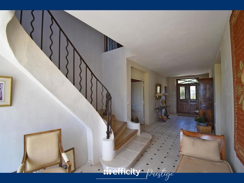 Maison - 400 m² - 8 pièces