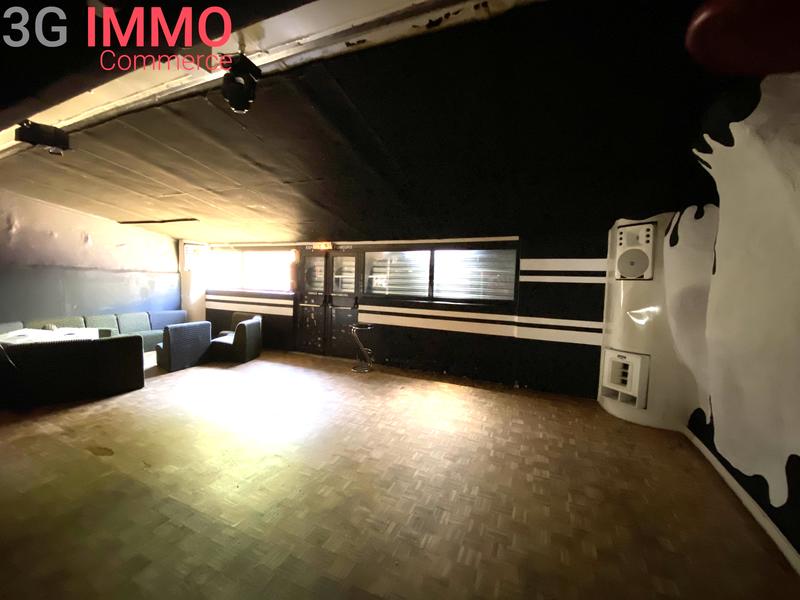 Local commercial - 550 m² - 9 pièces