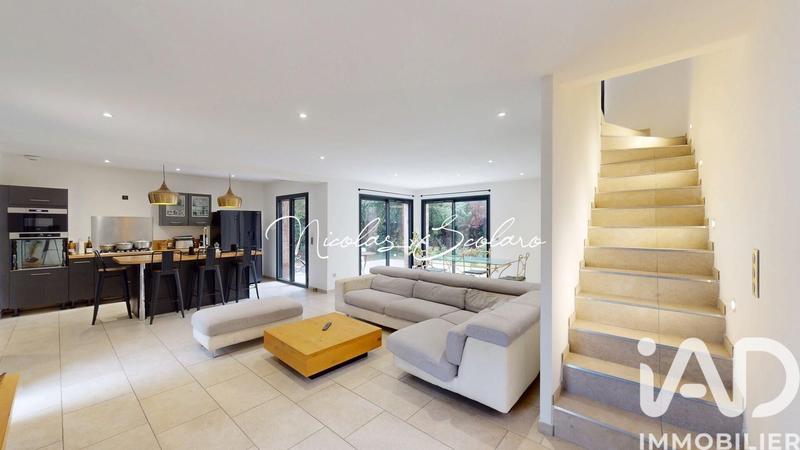 Maison - 132 m² - 5 pièces