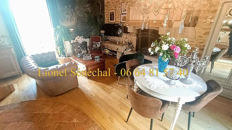 Demeure - 240 m² - 12 pièces