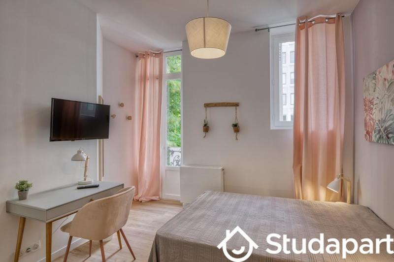 Chambre - 13 m² - 1 pièce