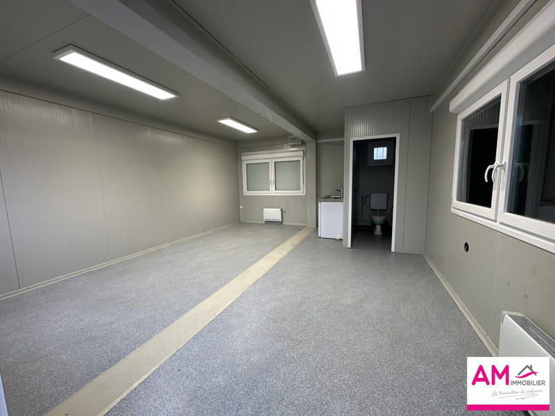 Terrain commercial - 1 751 m²