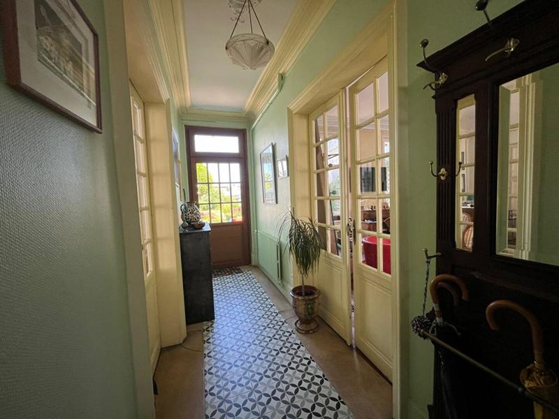 Maison - 200 m² - 7 pièces