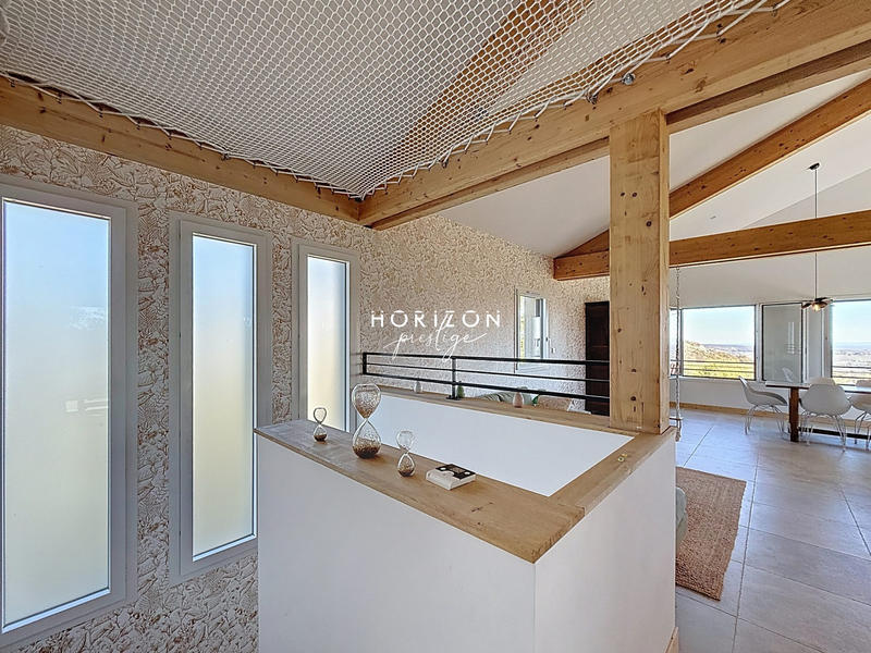 Maison - 210 m² - 9 pièces