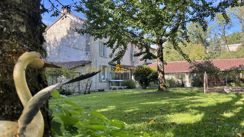 Maison - 304 m² - 7 pièces